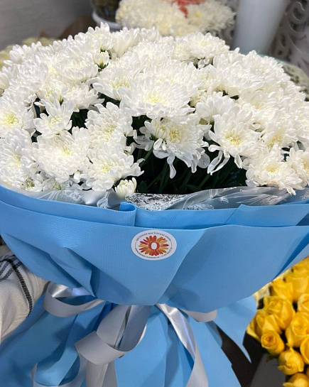 Bouquet of 21 white chrysanthemums with delivery to Almaty