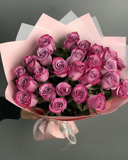 Bouquet of 25 roses (to the florist's taste) with delivery to Almaty