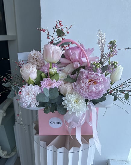 Нежный букет с пионами и тюльпанами с доставкой по Астане