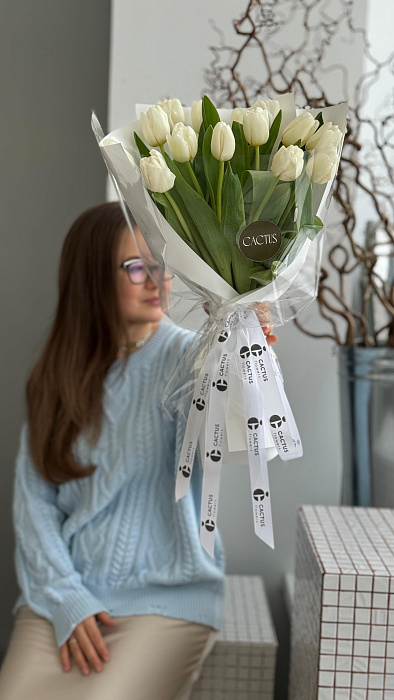 Mono bouquet of tulips WHITE (15 pcs)