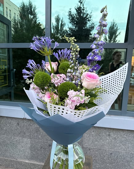 Лиловый закат с розами и дельфиниумом with delivery to Astana
