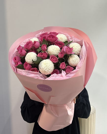 Розовое очарование с кустовыми розами with delivery to Astana