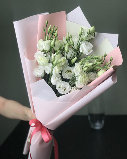 Bouquet of Japanese roses flowers delivered to Kostanay.