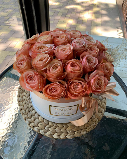Пионовидные розы 25 шт, сорт Kahala в коробке  с доставкой по Алматы