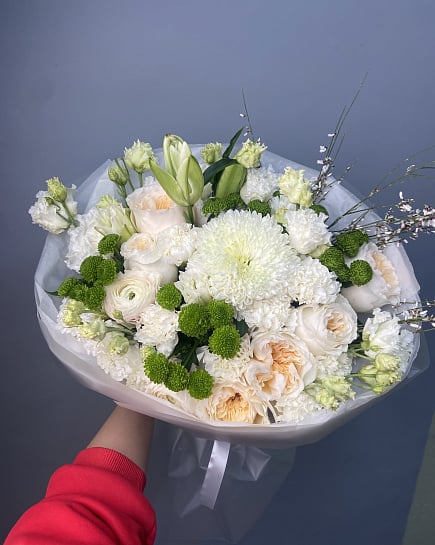 Нежный букет из пионовидных роз и ранункулюса с доставкой по Астане