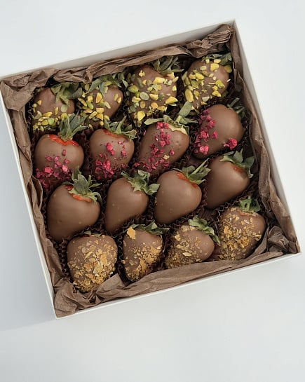 Strawberry in chocolate happiness with delivery to Almaty