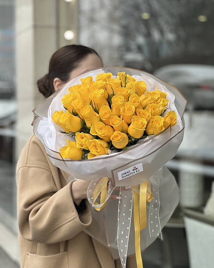 Bouquet of Mono-bouquet of bright Dutch roses flowers delivered to Shymkent