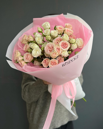 Букет из 11 веток кустовых роз с доставкой по Астане
