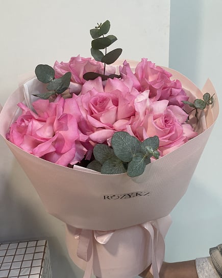 Романтичный букет из пионовидных роз с доставкой по Астане