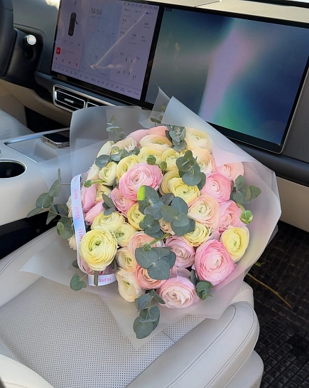 51 Ранункулюс и эвкалипт  с доставкой по Астане