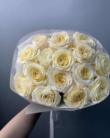 Белоснежная классика из пионовидных роз с доставкой по Астане