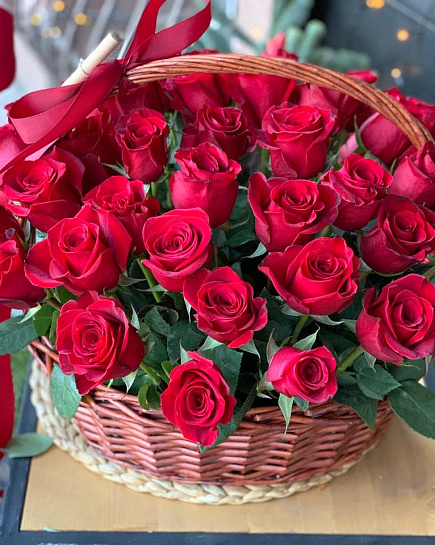 Красные розы в корзине 51 шт с доставкой по Алматы