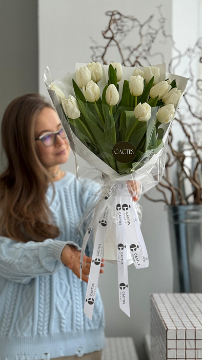 Mono bouquet of tulips WHITE (15 pcs)