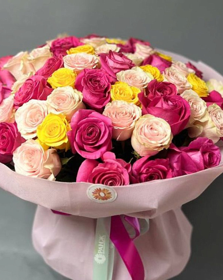 Букет из 61 голландской микс розы  с доставкой по Алматы
