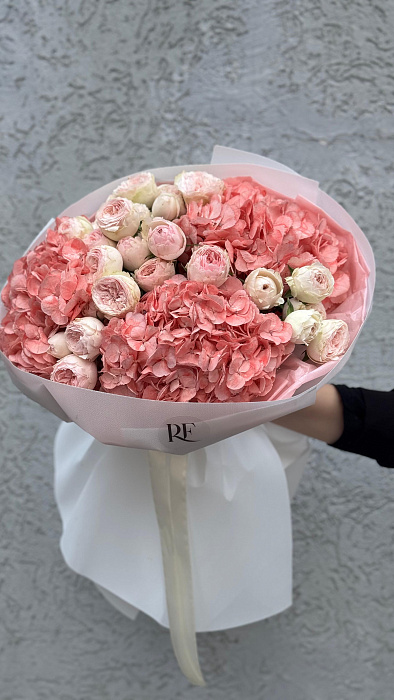 Bouquet of hydrangeas Pink