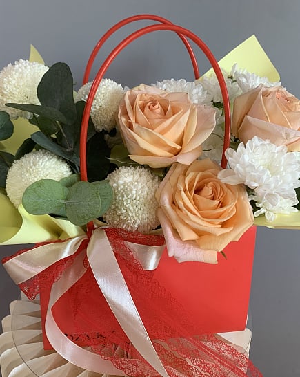 Персиковое очарование в красной сумочке with delivery to Astana