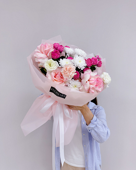 Rose - 3 pcs. Bush rose - 2 pcs. Chrysanthemum - 1 with delivery to Astana