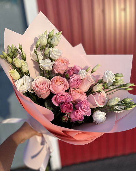 Red Dutch roses with delivery to Kostanay.