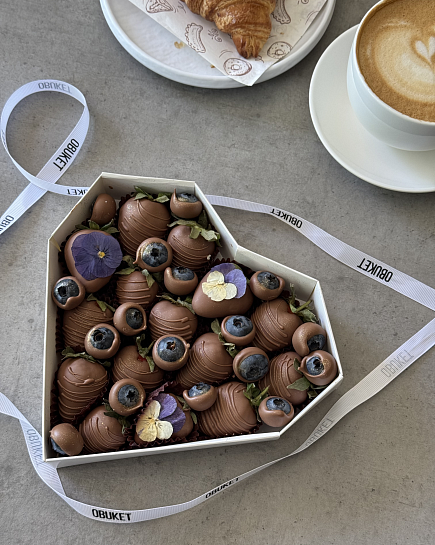 Heart strawberries in chocolate with delivery to Almaty