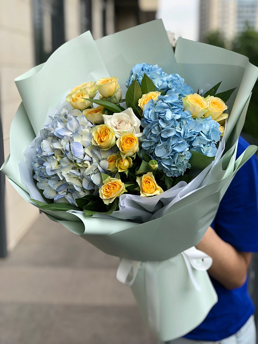 Bouquet with hydrangeas