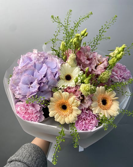 Пастельная палитра с гортензией и герберами с доставкой по Астане