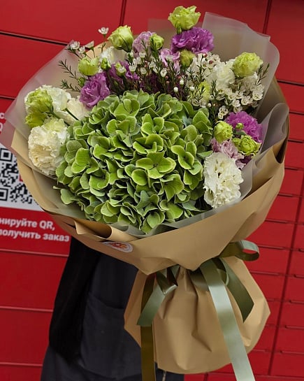 Букет из белой гортензии и эустомы with delivery to Almaty