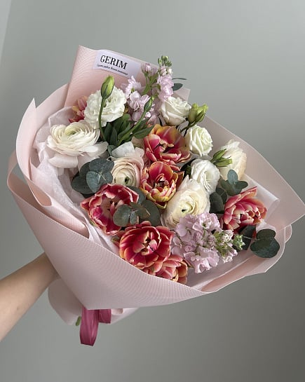 Весеннее очарование с ранункулюсами с доставкой по Астане