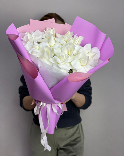 Bouquet of 11 roses flowers delivered to Astana