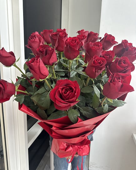 Букет из 25 красных роз с доставкой по Астане