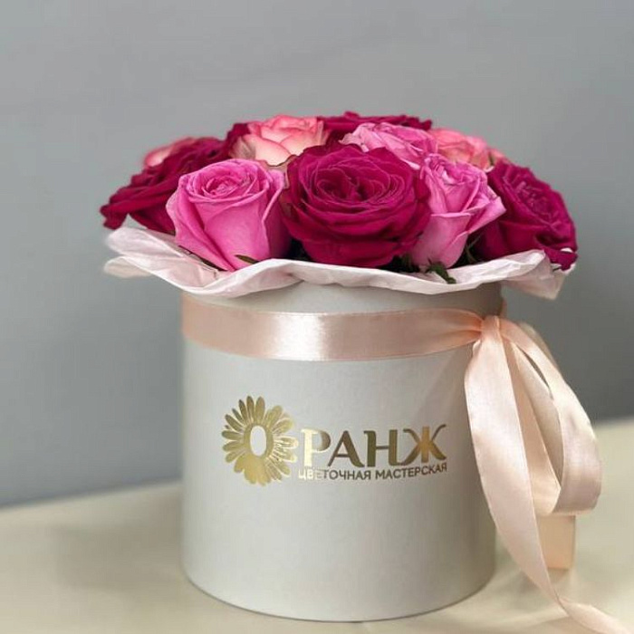 Bouquet of 15 mix roses in a box in Almaty