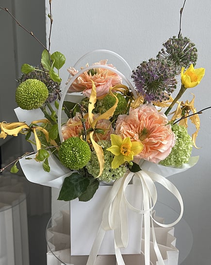 Весеннее настроение с пионовидными розами с доставкой по Астане