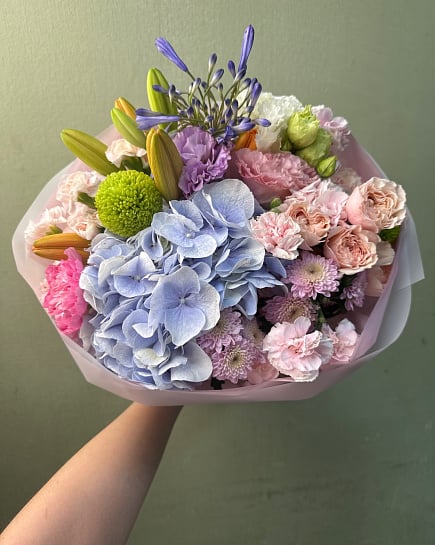 Пастельная гармония с гортензией и кустовыми розами с доставкой по Астане