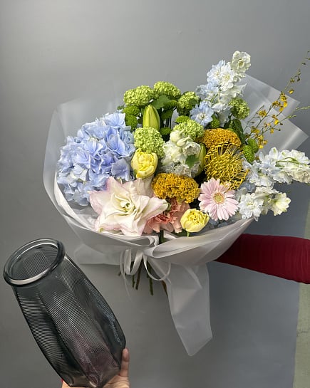 Яркий микс с гортензией и амариллисом с доставкой по Астане