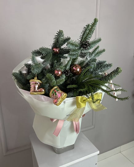 Елка в букете с доставкой по Астане