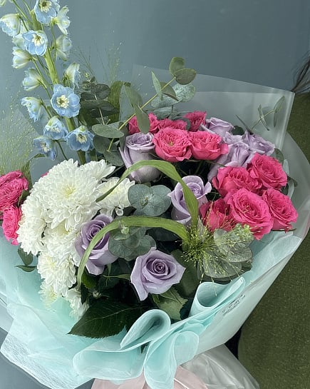 Лазурная мечта с кустовыми розами с доставкой по Астане