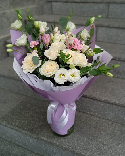 Bouquet of Roses and lisianthus flowers delivered to Almaty