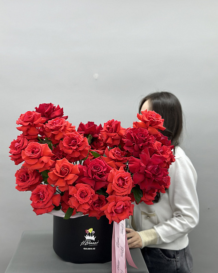 Композиция из красных роз «Страстное Танго» с доставкой по Алматы