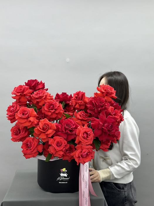 Composition of red roses “Passionate Tango”