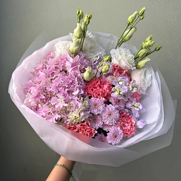 Нежный розовый букет