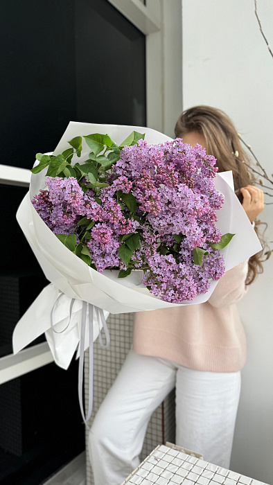 Monobuette with lilac Monobuette with lilac