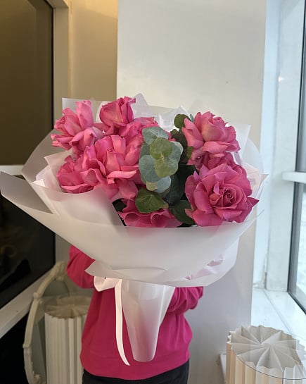 Пышный букет из розовых пионовидных роз с доставкой по Астане