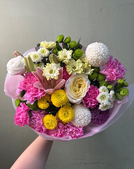 Яркий микс из хризантем и лилий с доставкой по Астане