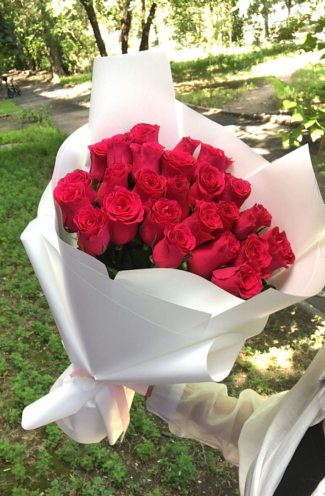 Bouquet of 25 red roses