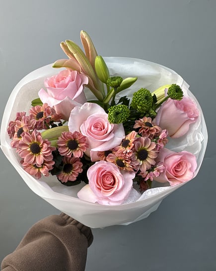 Нежный букет из розовых роз и хризантем с доставкой по Астане