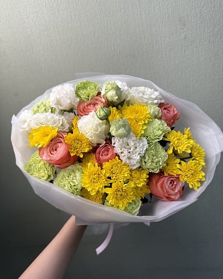 Солнечный микс с пионовидными розами with delivery to Astana