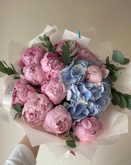 Bouquet of 11 peonies and hydrangea flowers delivered to Astana
