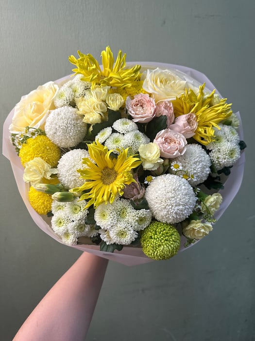 Солнечный микс с пионовидными розами