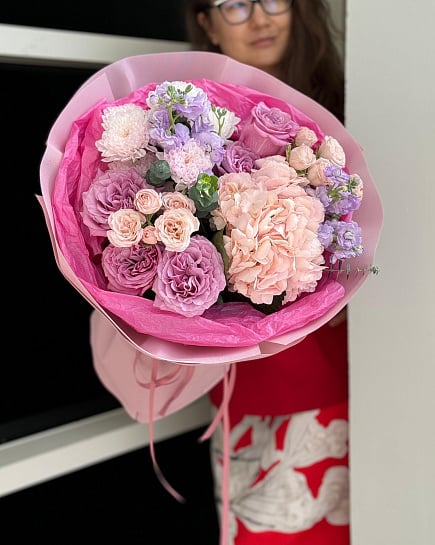 Нежный букет с экзотикой с доставкой по Астане