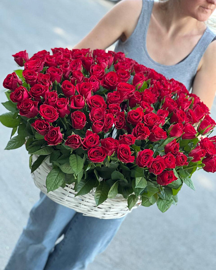 101 красная роза в корзине  с доставкой по Алматы