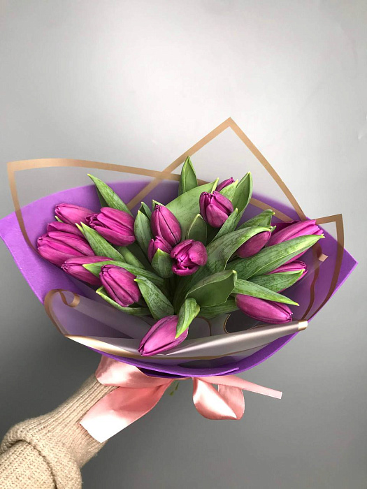 Bouquet of 15 purple tulips